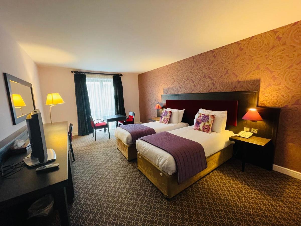Burren Atlantic Hotel & Holiday Cottages Ballyvaughan Exteriör bild