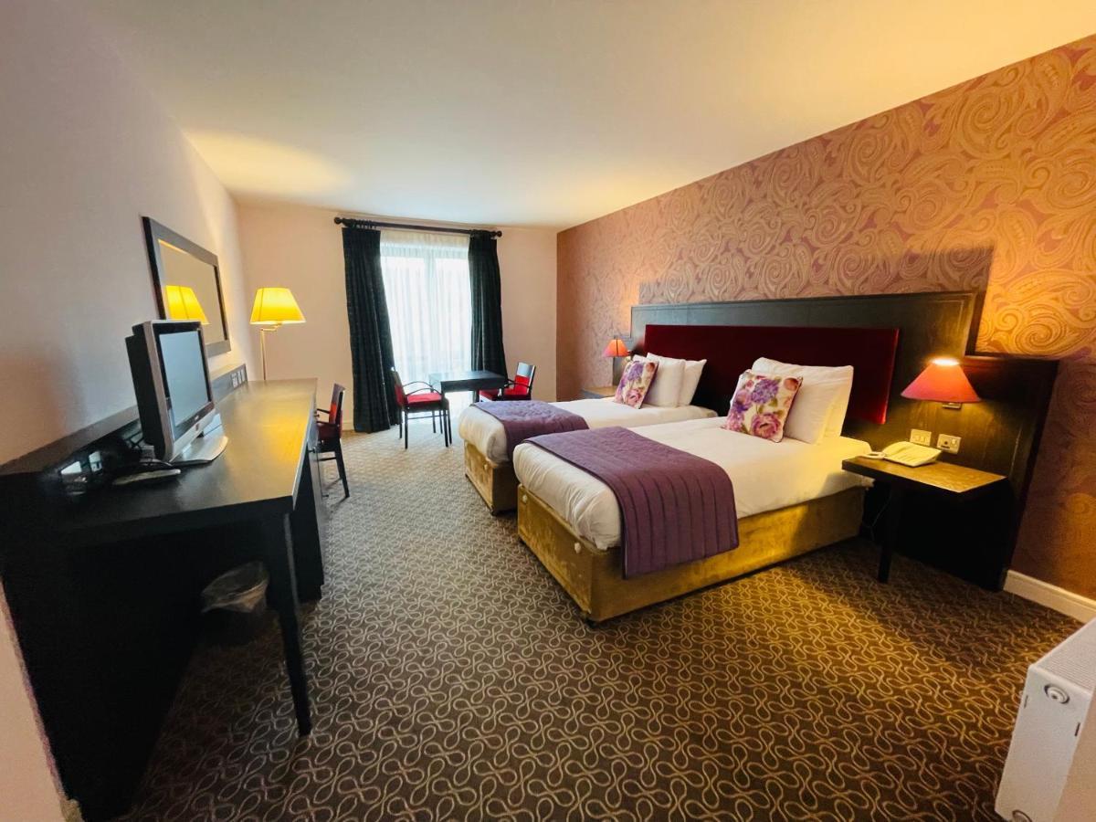 Burren Atlantic Hotel & Holiday Cottages Ballyvaughan Exteriör bild