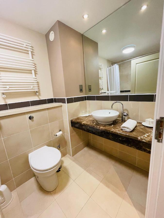 Burren Atlantic Hotel & Holiday Cottages Ballyvaughan Exteriör bild