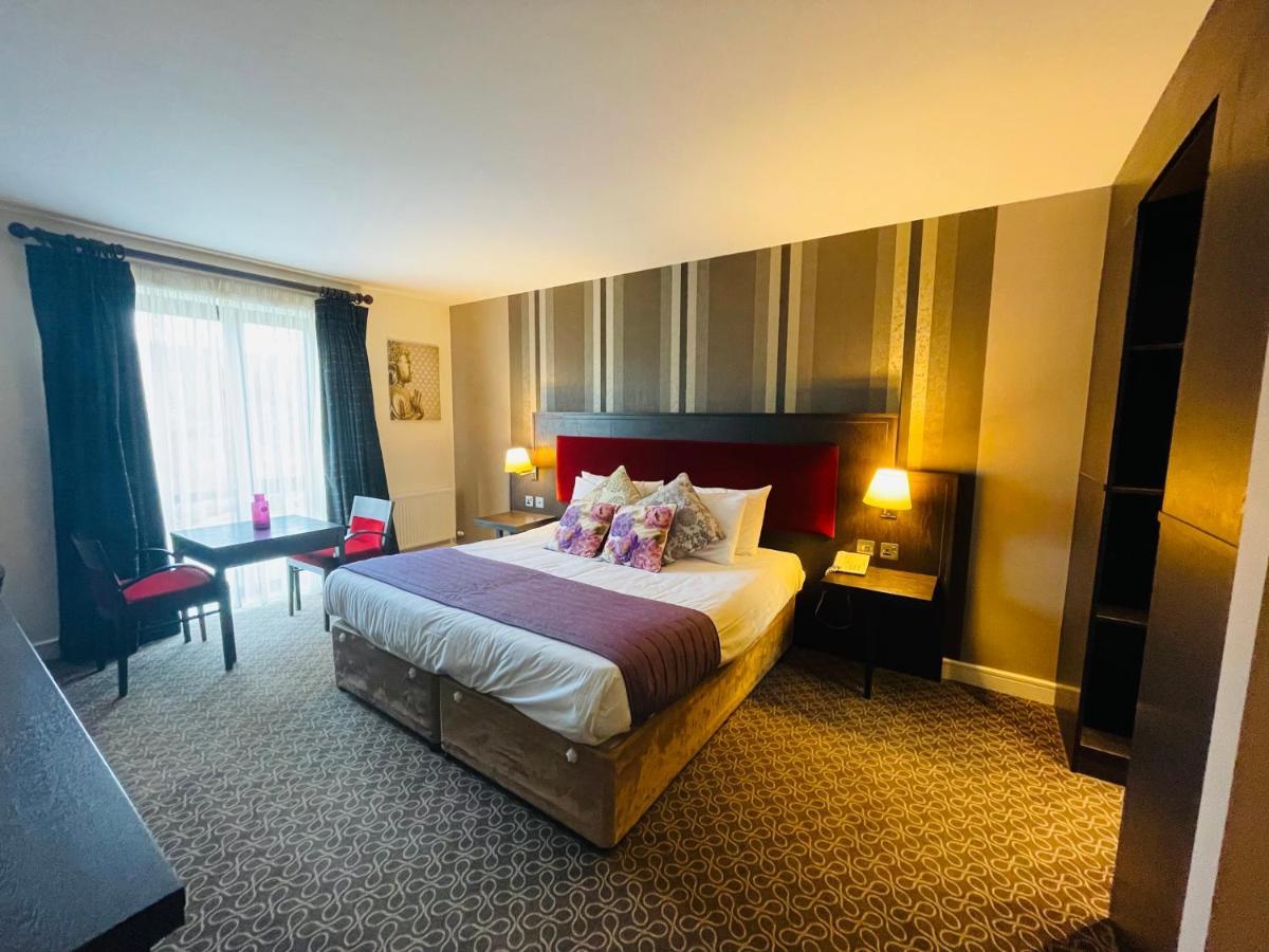 Burren Atlantic Hotel & Holiday Cottages Ballyvaughan Exteriör bild
