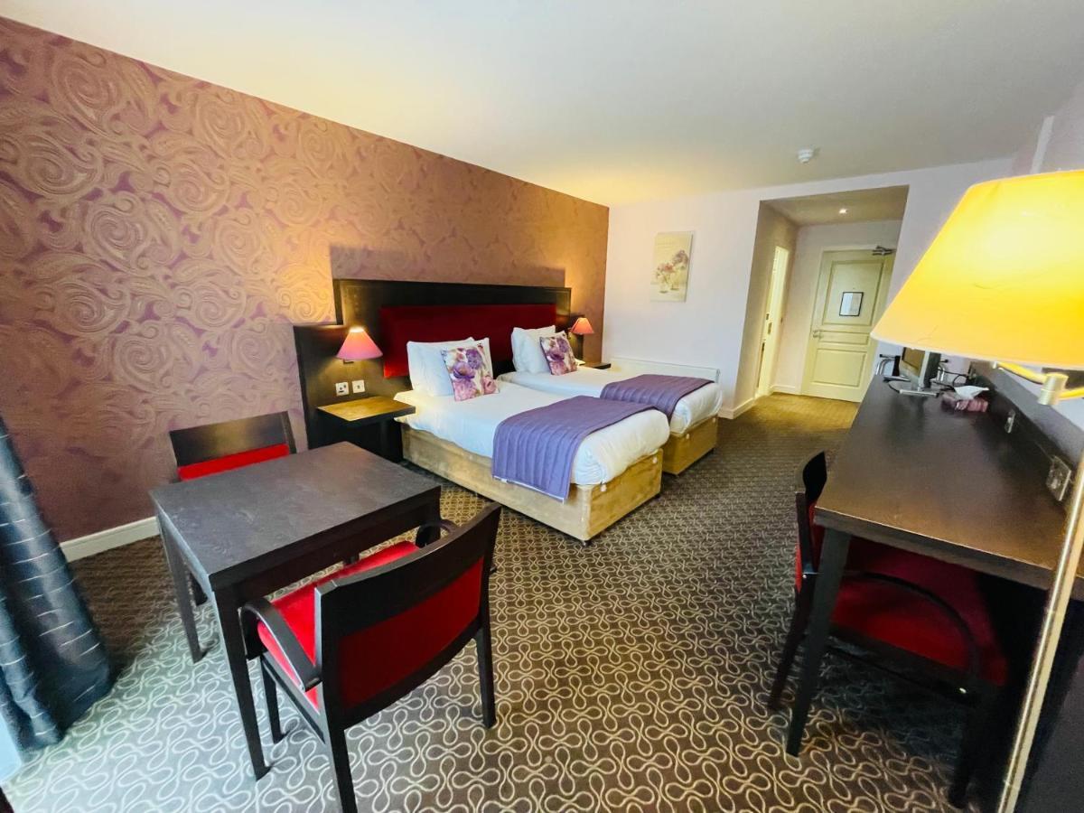 Burren Atlantic Hotel & Holiday Cottages Ballyvaughan Exteriör bild