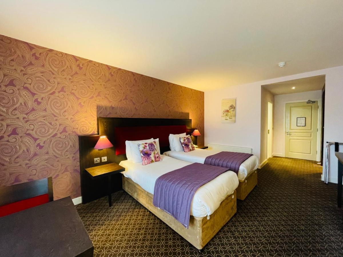 Burren Atlantic Hotel & Holiday Cottages Ballyvaughan Exteriör bild