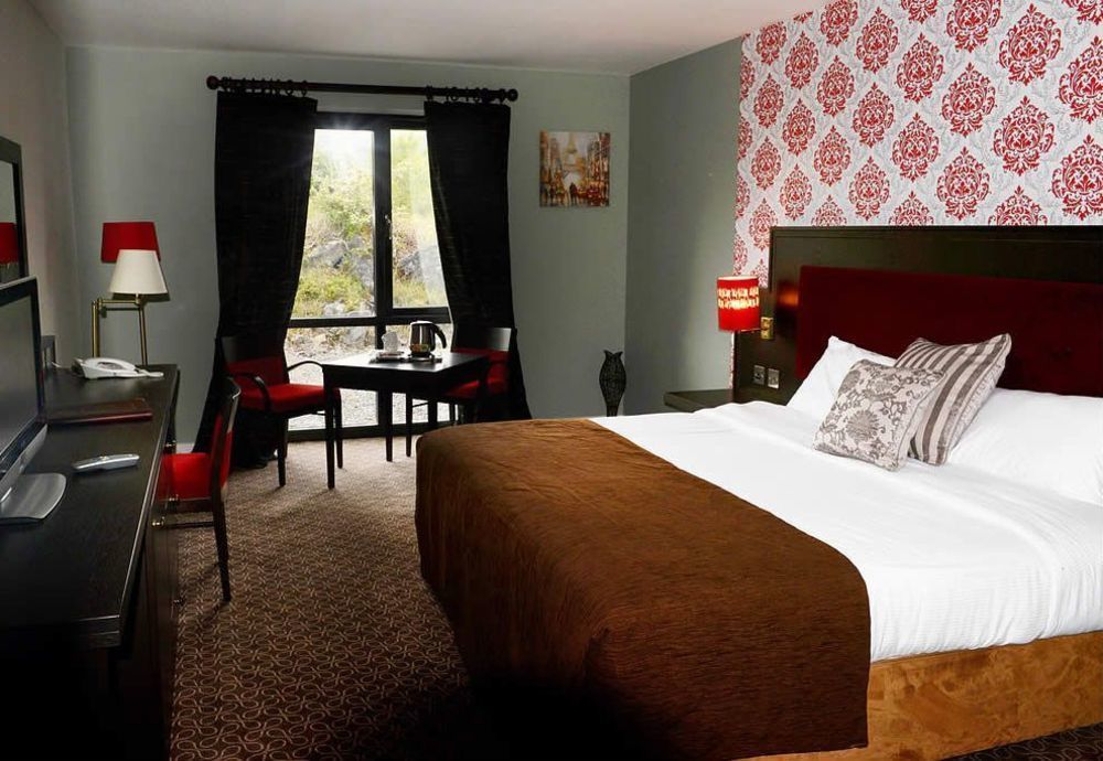 Burren Atlantic Hotel & Holiday Cottages Ballyvaughan Exteriör bild